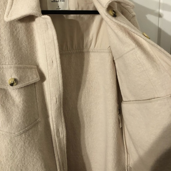 Med beige ‘Wilfred free’ aritzia jacket - 100% Merino Wool - Picture 6 of 7